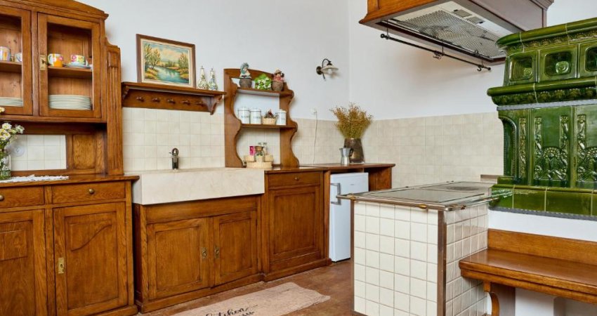 Rustikalna kamnita vila v Lo&scaron;ki dolini